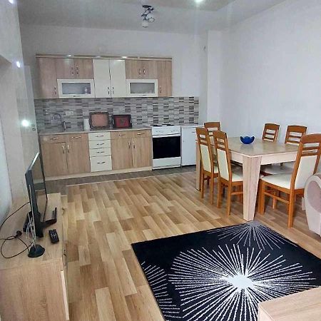 Aria Apartment Kosovska Mitrovica Ngoại thất bức ảnh